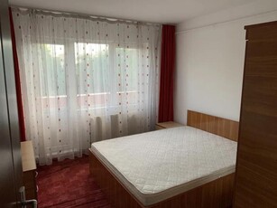 Apartament cu 3 camere decomandat, zona Tatarasi