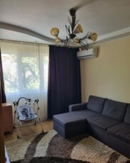 Apartament cu 3 camere - zona Alexandru cel Bun - Piata Voievozilor