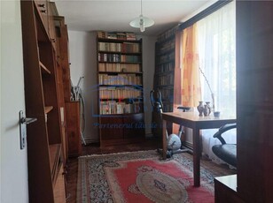 Apartament cu 4 camere, Marasesti, 4c931