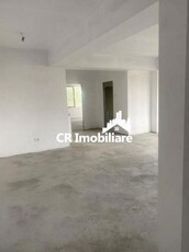 Apartament de 3 camere Calea Calarasilor