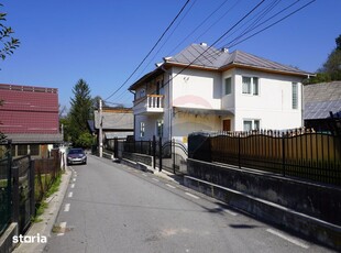 Casă / Vilă cu 6 camere de vânzare în zona Central