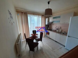 INCHIRIEZ apartament 2 camere semidecomandat,renovat,zona Centrala