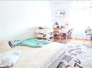 Apartament 1 Camera - Etaj 4 - Lift - Parcare In Incinta Imobilului - Zona Aradului