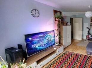 Apartament 3 camere, 2 bai, etaj 1 zona Pietei Cipariu