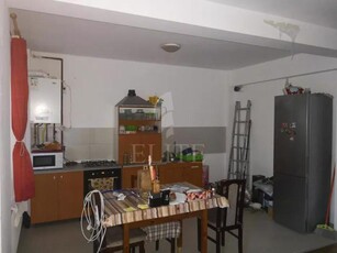 Apartament 3 camere in zona EUROPA