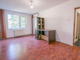 Apartament 3 camere,decomandat-etaj 3,centrala proprie-Metrou Aparatorii Patriei