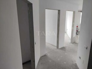 Apartament cu 3 camere de vanzare in Dambul Rotund