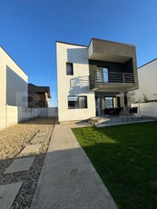 Casa P+1E, 3 dormitoare, 226 mp teren, zona Selgros