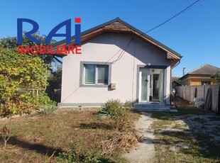 CASA la pret de apartament ! PIELESTI strada principala |