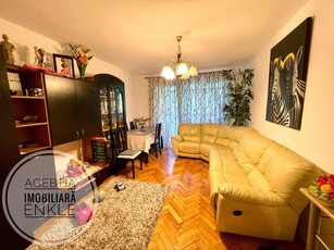 De inchiriat apartament cu 2 camere decomandat, etaj 3