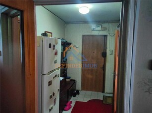 Vanzare Apartament cu 3 camere, zona Drumul Taberei, Raul Doamnei