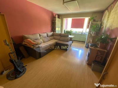 Apartament 3 camere 48 mp