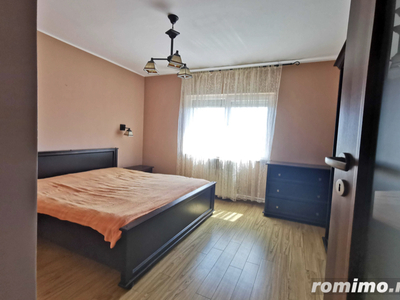 Apartament 4 camere - zona Academia Navala- Soveja