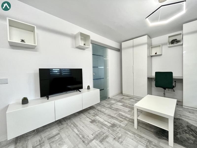 Vand apartament 2 camere Plopilor