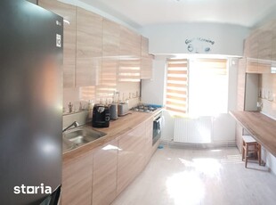 Apartament 3 camere de vânzare | Zona Centrală