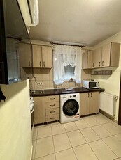 De închiriat apartament cu o camera zona Rogerius