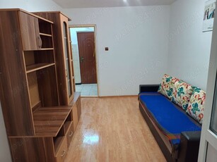 Închiriez apartament 2 camere, confort 2 decomandat, etaj 3 din 4.