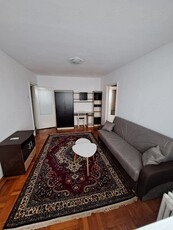 Inchiriez apartament 2 camere Vlaicu 260 eur