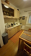 Închiriez apartament cu 2 camere