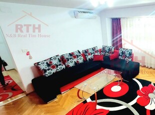 Inchiriez apartament cu 3 camere în zona Girocului.