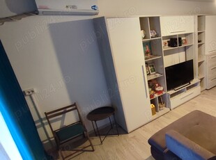 Închiriez apartament cu 4 camere