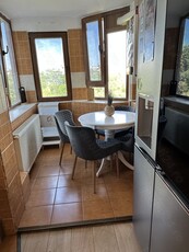 Vând apartament cu 3 camere