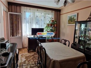 Vanzare apartament 3 camere, etaj 2 ,Bulevardul Chisinau