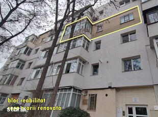 Apartament cu 3 camere in curs de renovare, zona Sagului