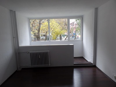 Apartament 3 camere Dristor-Metrou