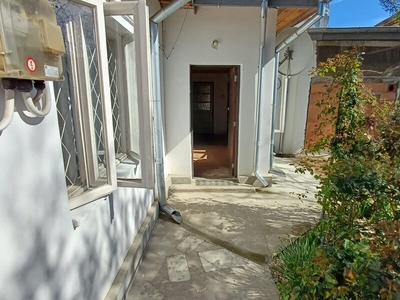 Casa Chitilei sector 1 strada Crusovat casa curte suprafata
