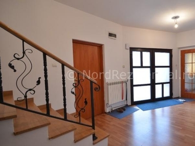 Vila de vanzare 7 camere, Chibrit