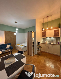 Apartament 1 camera proaspăt renovat şi utilat situat în zona centrală