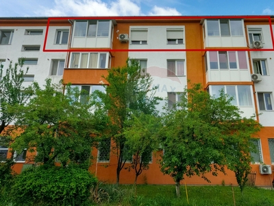 Apartament 4 camere vanzare in bloc de apartamente Hunedoara, Ultracentral