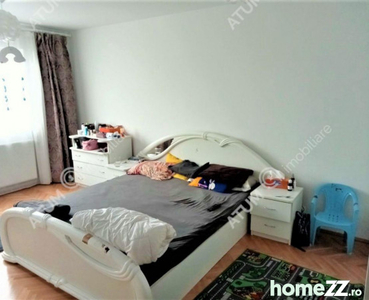 Apartament cu 3 camere decomandate in zona Vasile Aaron din
