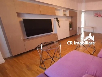 De vanzare Apartament 4 camere Uniri La Fantani