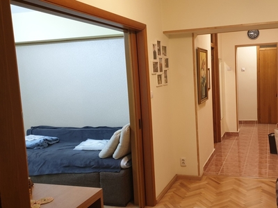 Inchiriez apartament 3 camere confort I bloc BRD Sebastian Rahova - prima inchiriere
