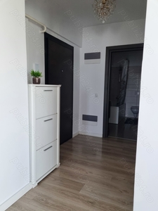 Inchiriez apartament