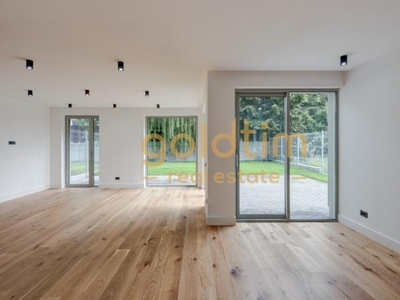 VILA EXCEPTIONALA/GREEN SMART HOME/CURTE PROPRIE/IANCU NICOLAE