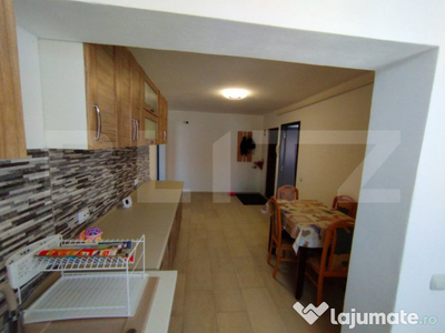 Apartament 2 camere, in suprafata de 54 mp, decomandat, zona