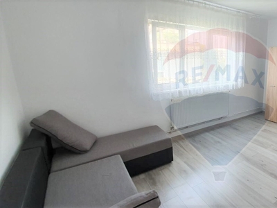 Apartament 2 camere inchiriere in bloc de apartamente Bacau, Central