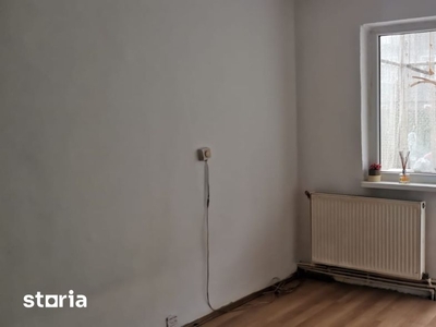 Apartament 2 camere,etaj 1 zona Aleea Streiului