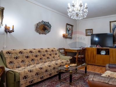 Apartament 4 camere vanzare in bloc de apartamente Prahova, Breaza, Central