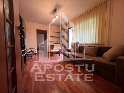 Apartament cu 2 camere,semidecomandat cu centrala proprie