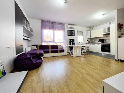 Apartament cu 3 camere, Calea Lipovei