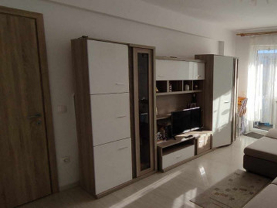 Apartament de 2 camere zona TRACTORUL,