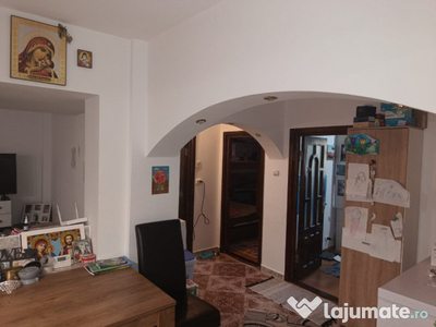 Burdujeni-Cuza Voda 3-Apartament 4 camere decomandat, et.2 la 81000E.