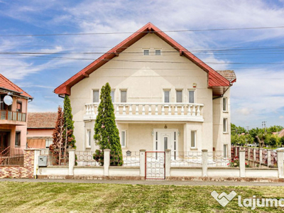 VÂNDUTĂ! Casă Sânicolaul Mic - zona Centrală - Comis...