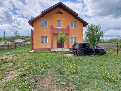 Casa 170 mp. si teren aferent 2300 mp. Ruseni jud Neamt