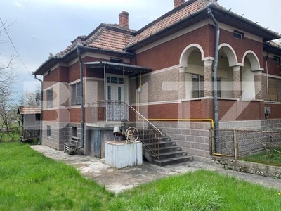 Casa renovabila, teren 4400 mp, Tureni