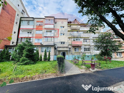 De vânzare Apartament cu 4 camere, etaj 2, Sânmartin